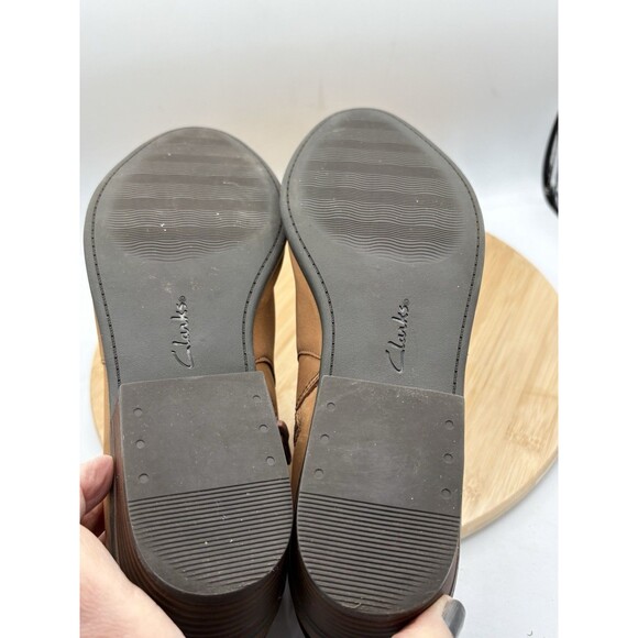 Clarks Addiy Cora Nubuck Camel Leather Bootie Womens Size 9.5 Side  Zip - Picture 8 of 10